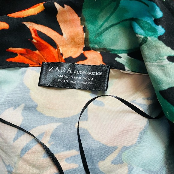 ZARA BLACK FLORAL PRINT BODYSUIT WITH LAPEL COLLAR  SATIN BLOUSE WOMENS SIZE S - Picture 9 of 12